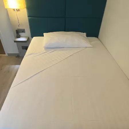 Admiral Hotel 3*