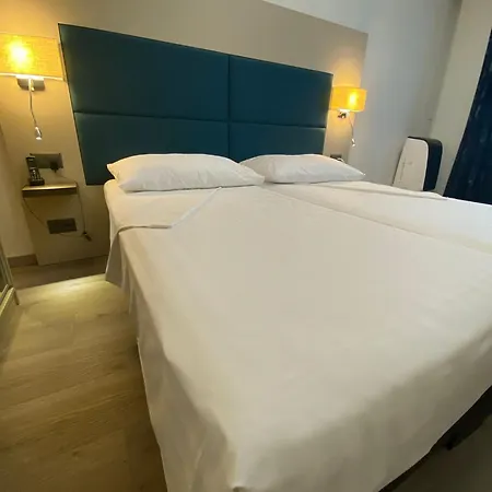 Admiral Hotel 3*