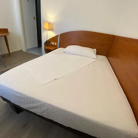 Admiral Hotel 3*